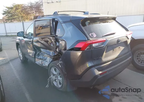 2021 Toyota Rav4 Hybrid Xle z USA, uszkodzony, nr VIN 4T3R6RFVXMU031366